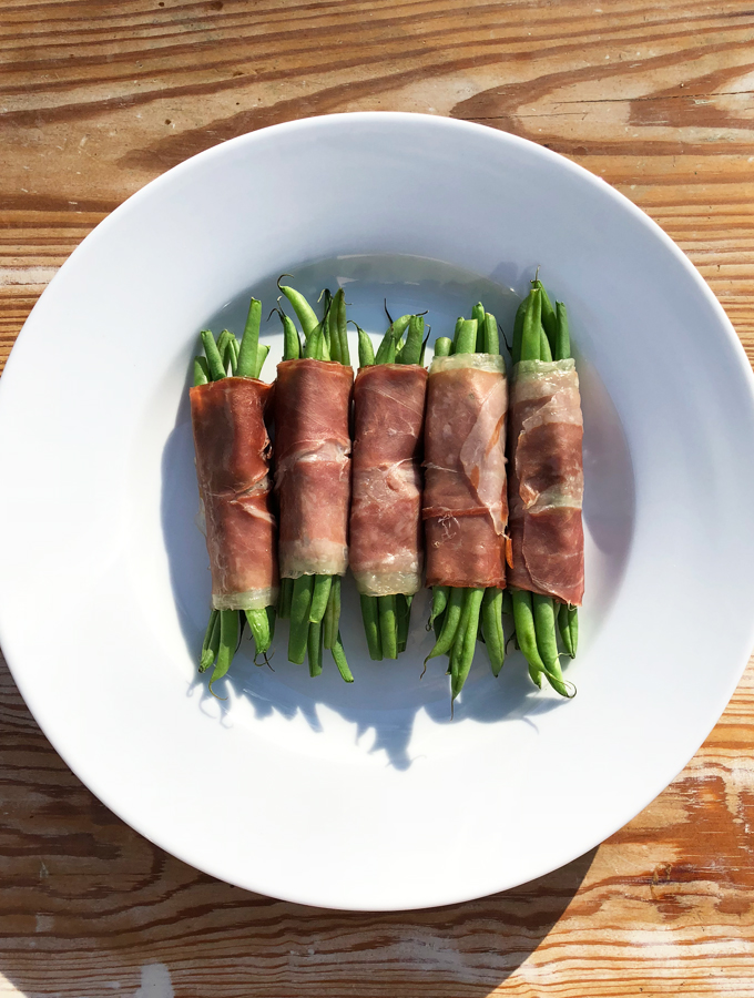 prosciutto wrapped green beans